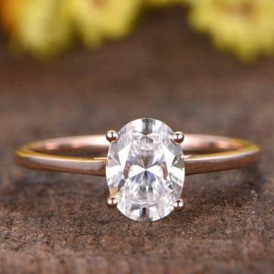 2 Ct Oval Moissanite Engagement Ring In 14k Gold